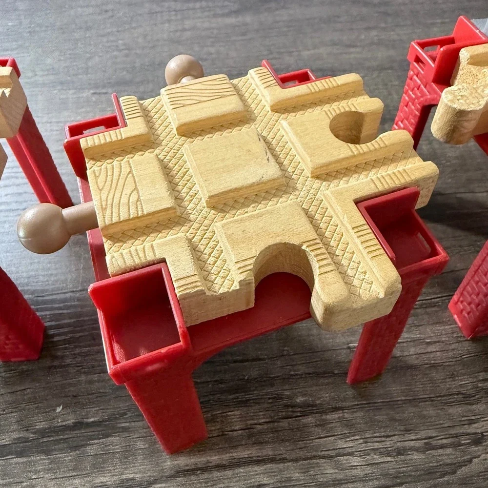 Thomas Wooden Railway Stacking Risers Red Good Bridge Support Track